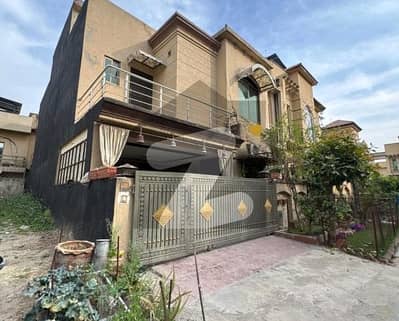 Double Storey 7 Marla House Available In Bahria Town Phase 8 - Abu Bakar Block For sale