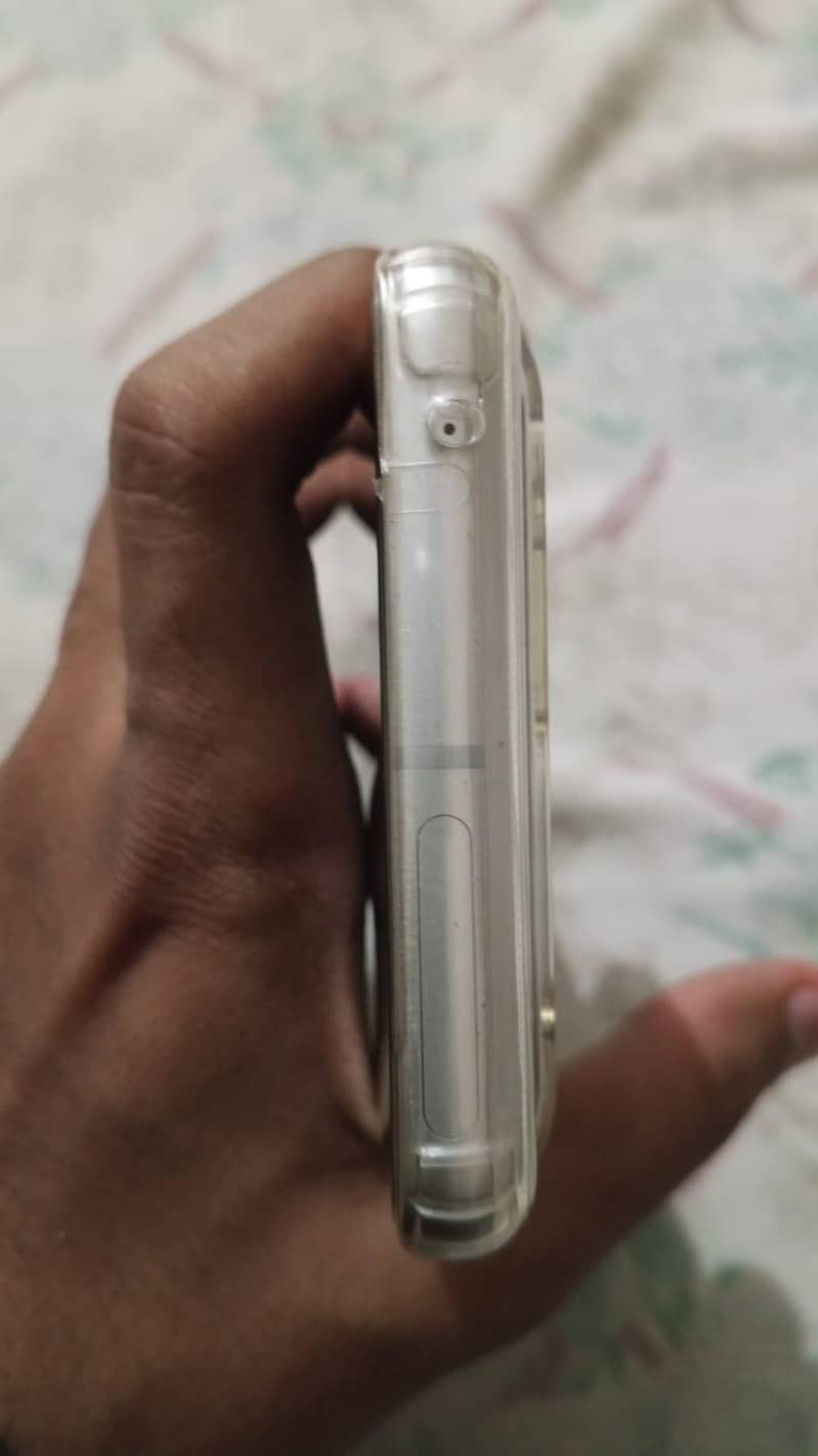 Google Pixel 7 4