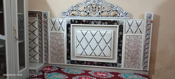 4 Pieces Complete Bedroom Furniture Set (10/10 Condition