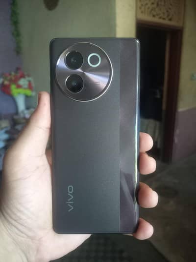 Vivo V30