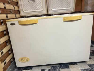 New jaisa Boht km used freezer for sale