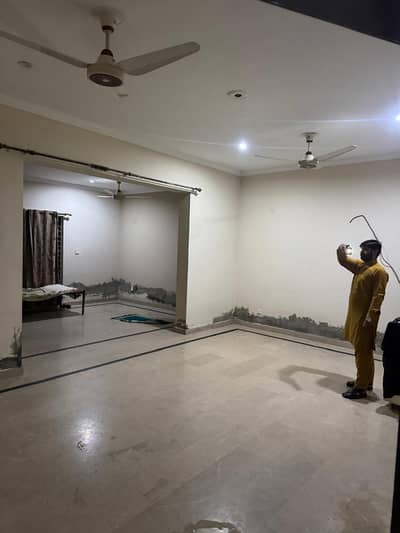 11 Marla Lower Portion Available For Rent In Gulbahar