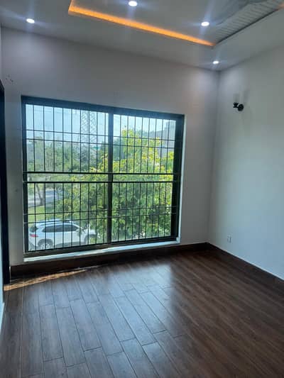 Beautiful 10 Marla House Available For Rent In Bahria Town Lahore