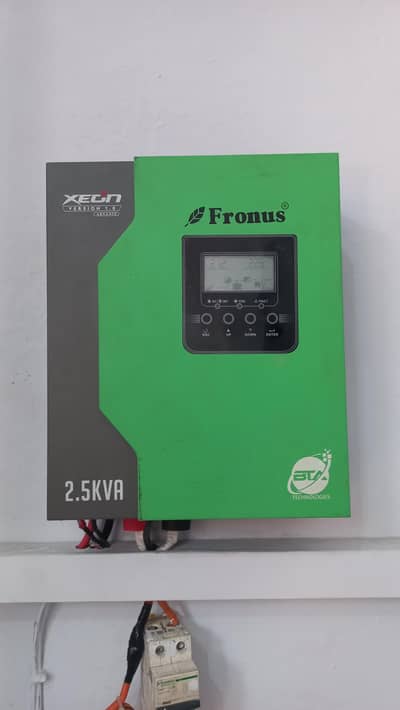 2.5kva fronus inverter 1800watts