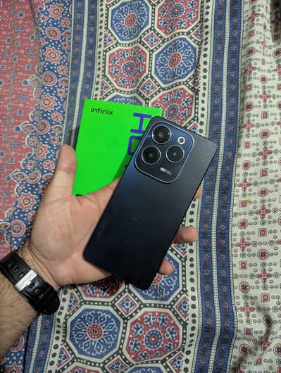 Infinix Hot 40 Storage 8+8 /256GB Urgent sale