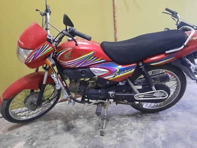 Pridor honda 100cc  single hand use very good condition