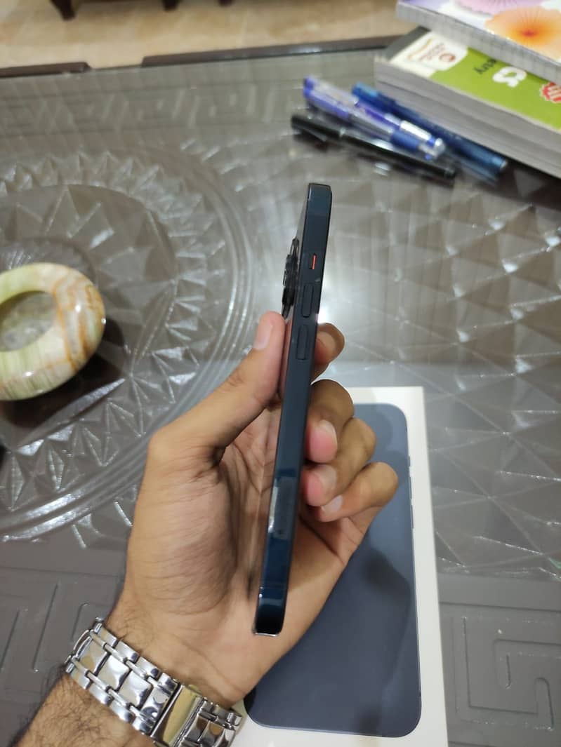 iPhone 13 1