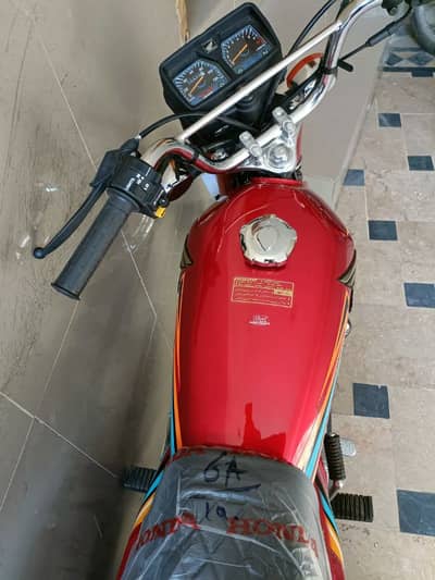 show room condition zero meter bike he