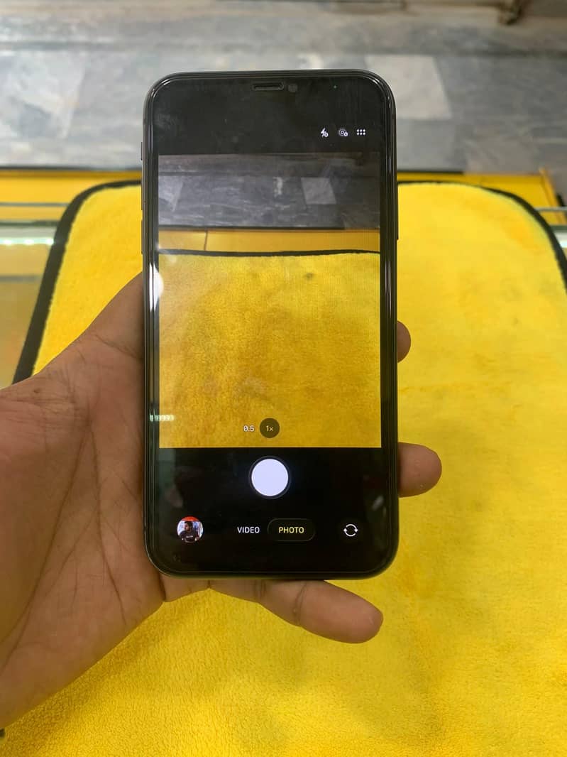 iPhone 11 5