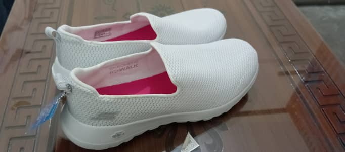 ​Original Skechers Go Walk - Brand New Imported Shoes - Size 40