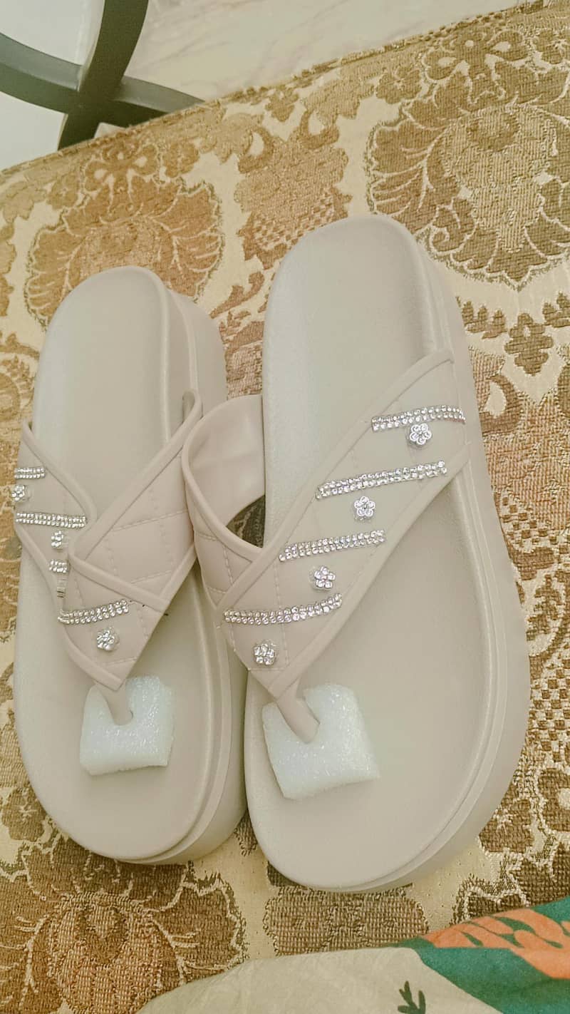 rough chappal 3
