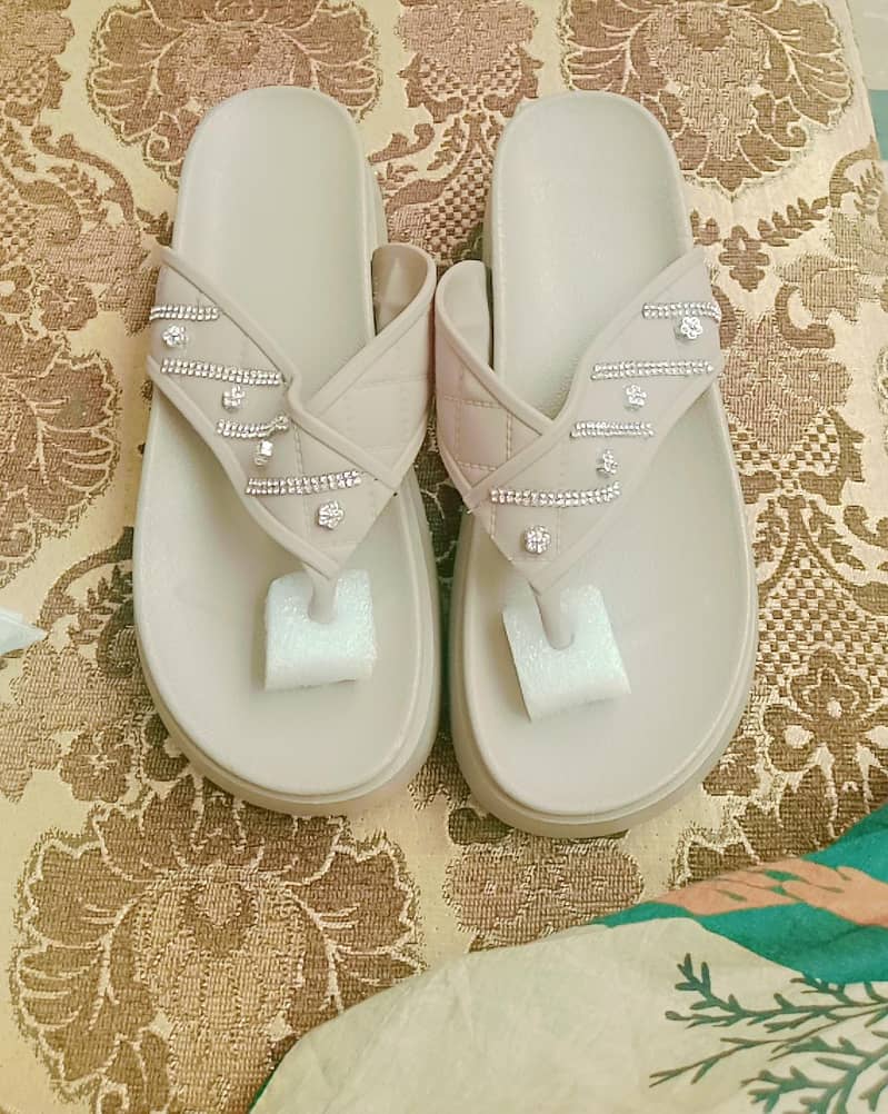 rough chappal 8