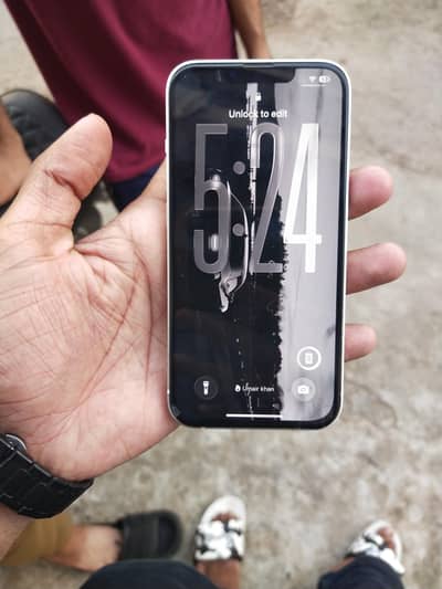 Apple iPhone 13