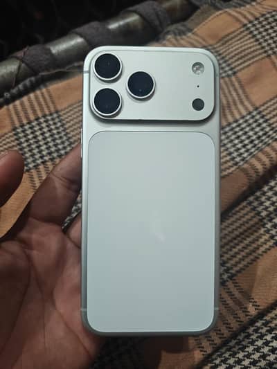 IPhone 17 pro max 10/10 256 Gb Non PTA ESIMS Time available