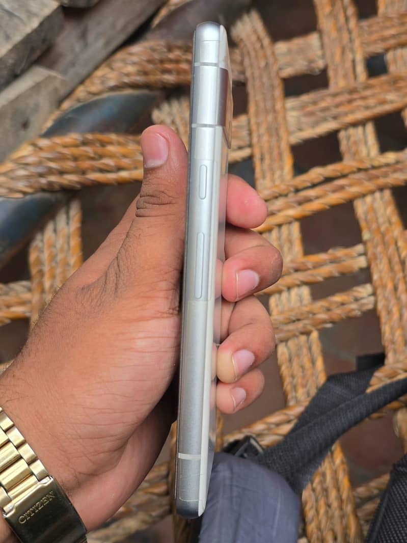 Google Pixel 7a 1