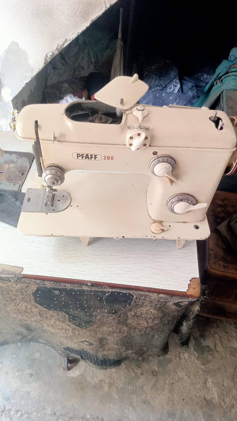 sewing machine 4
