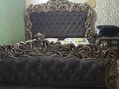 royal double bed for sale. Imported Style King Size Bed like new