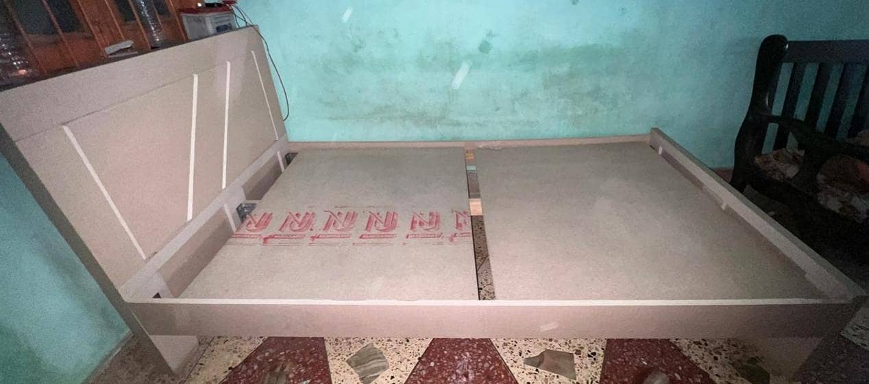 Single Bed 0