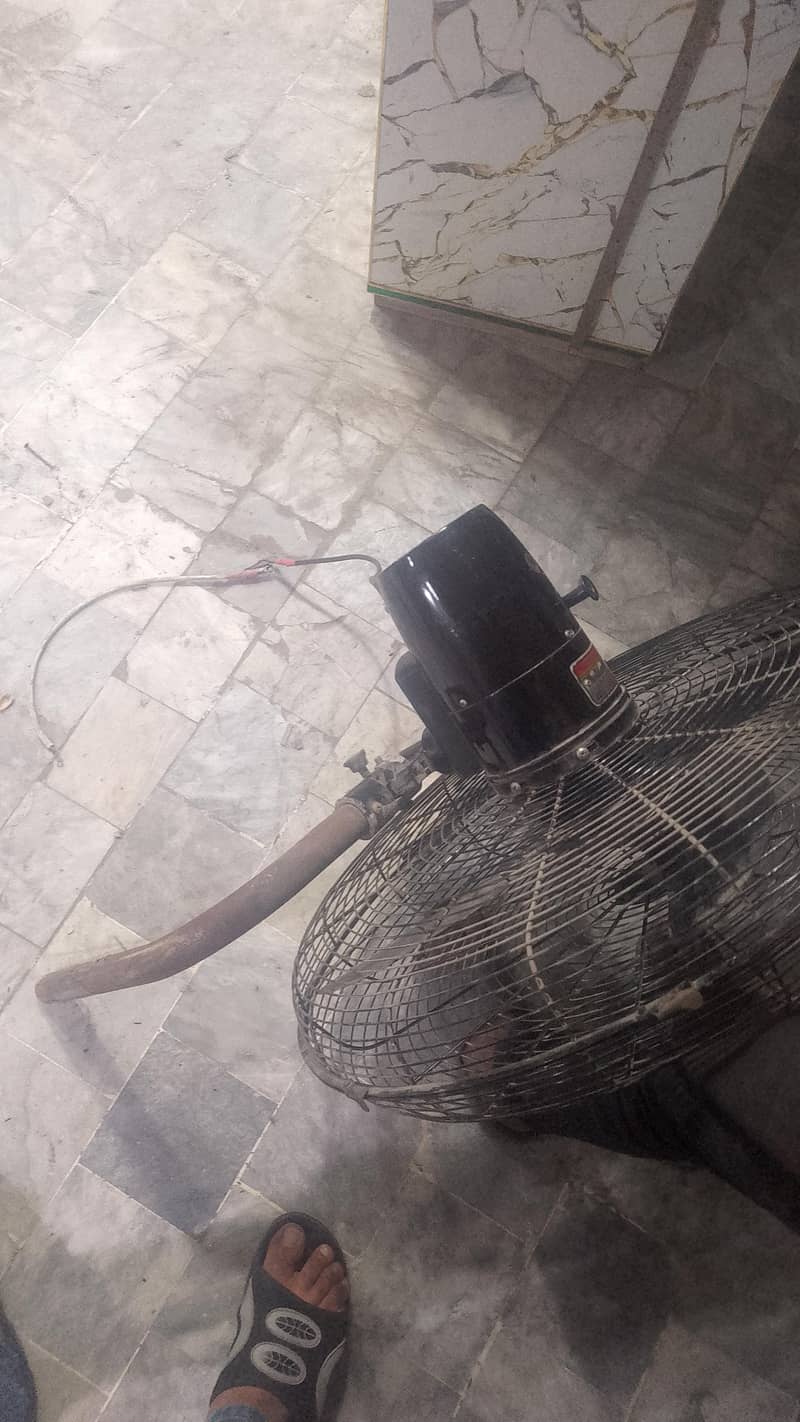 bracket fan 6