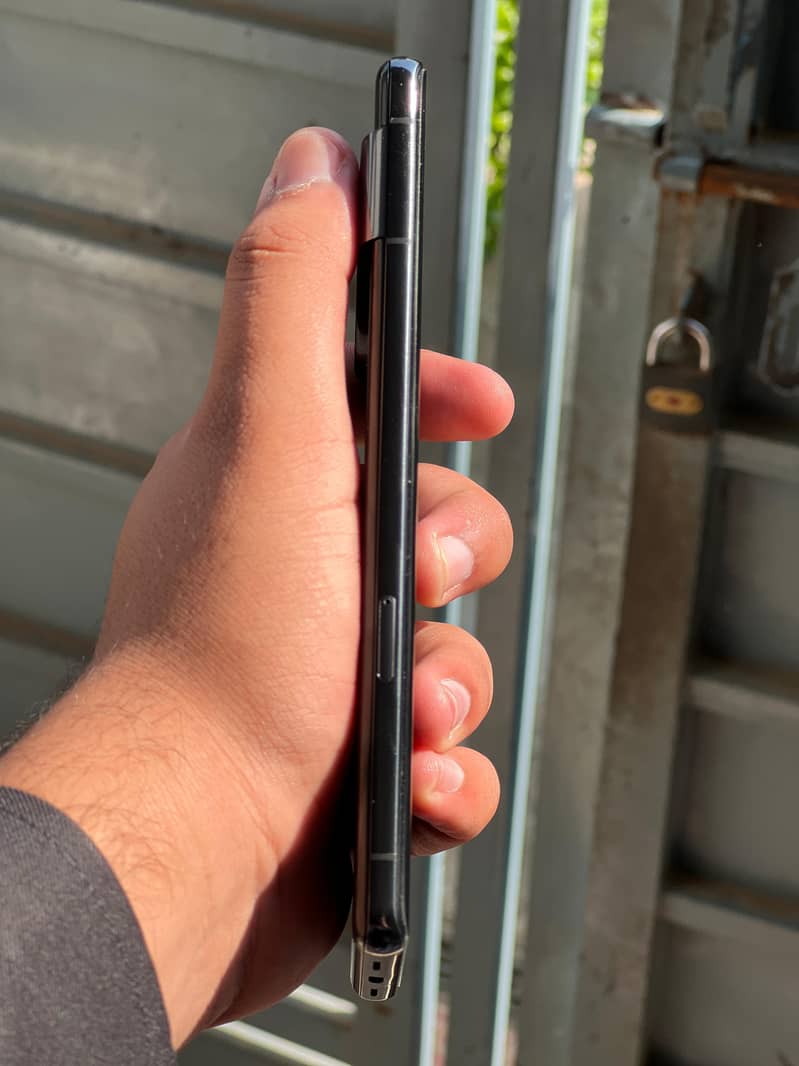 Google pixel 7 pro 4