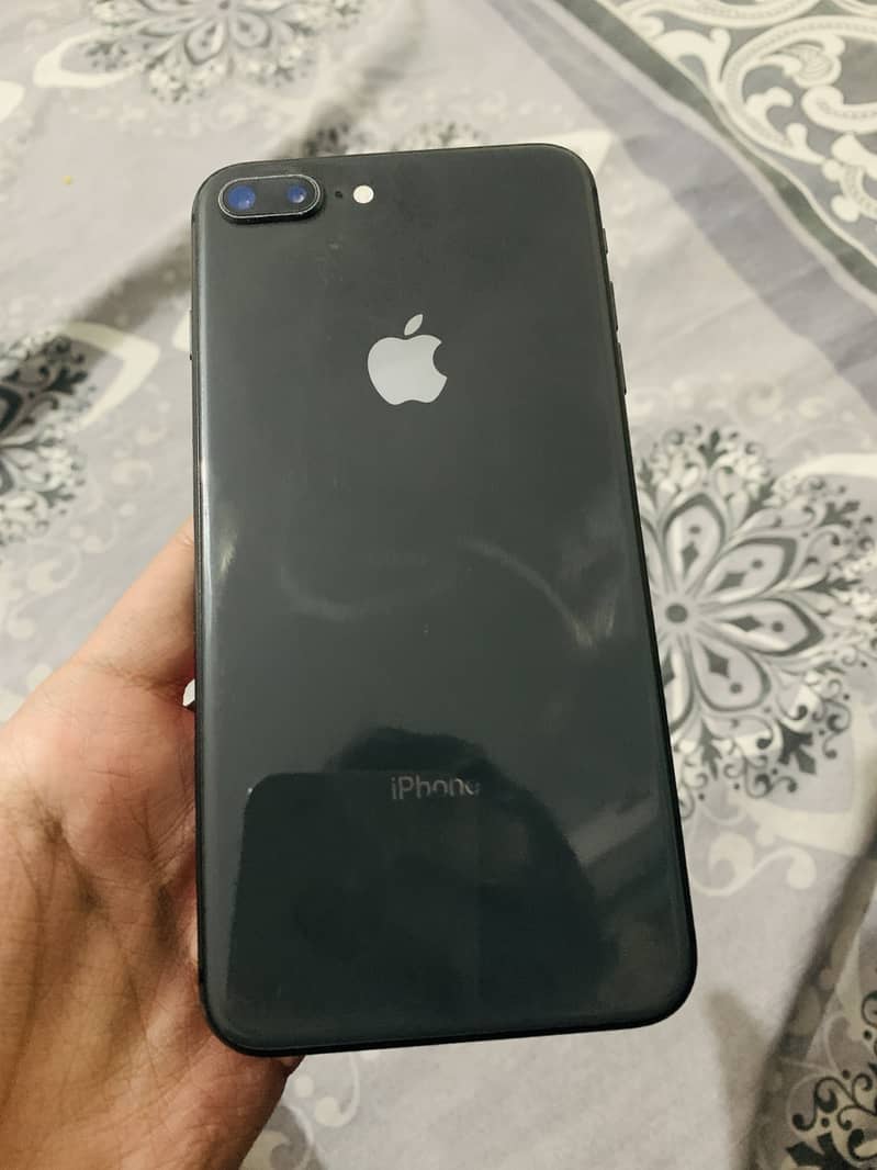 Apple iPhone 8 Plus 0