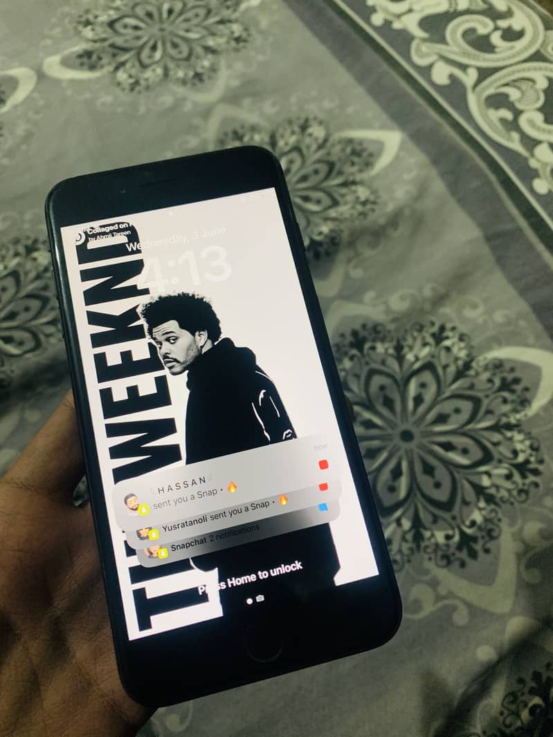 Apple iPhone 8 Plus 2