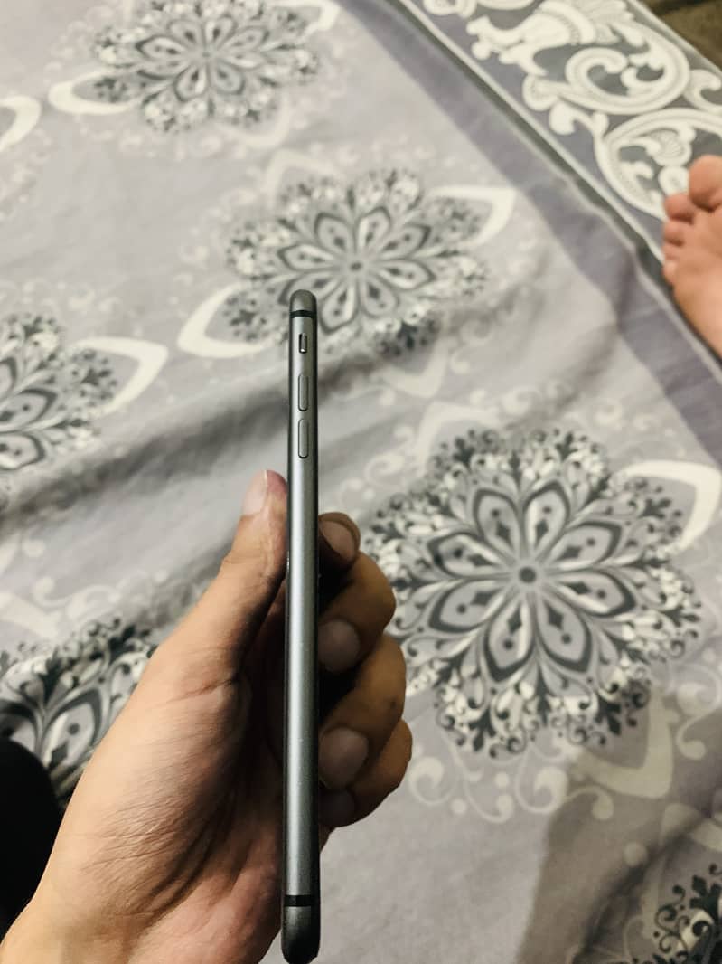 Apple iPhone 8 Plus 3