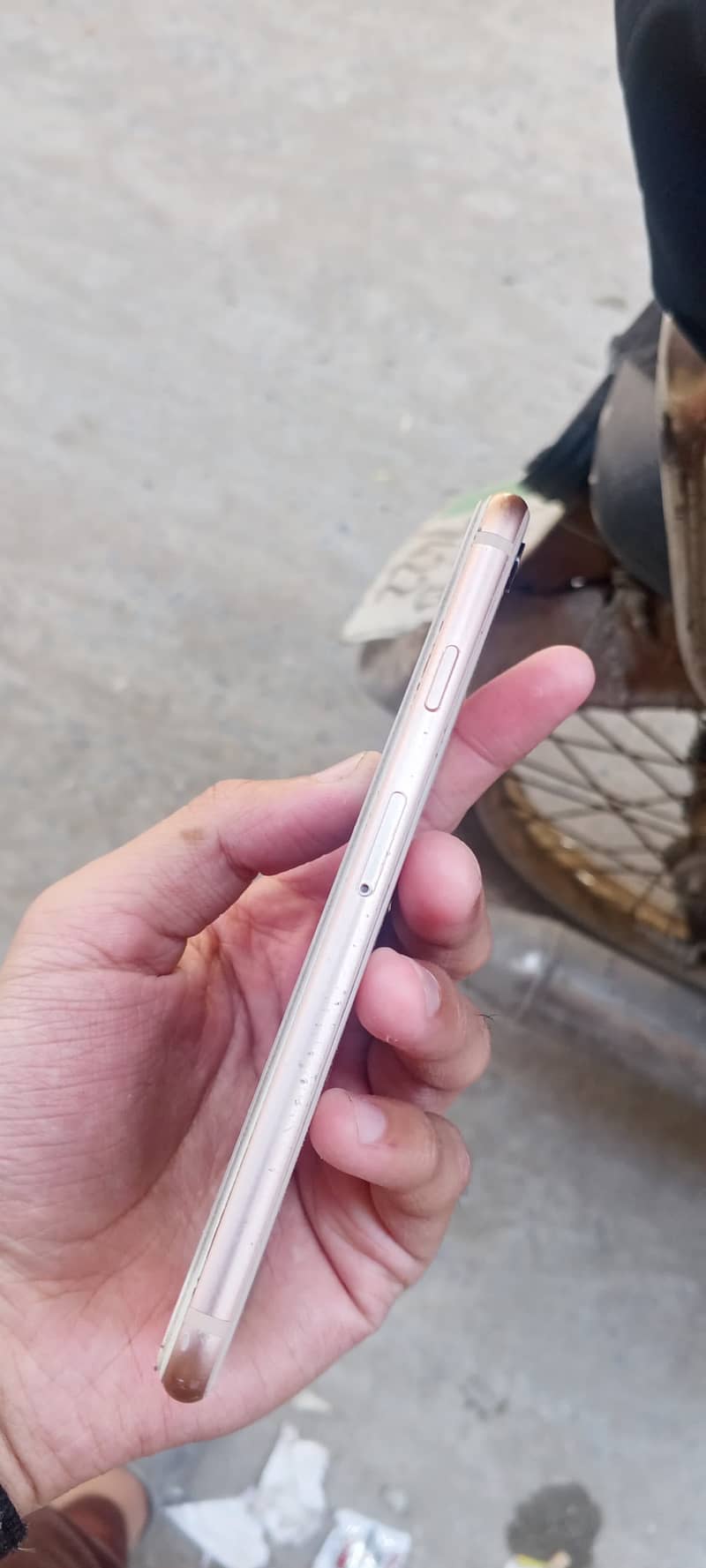 Apple iPhone 8 1