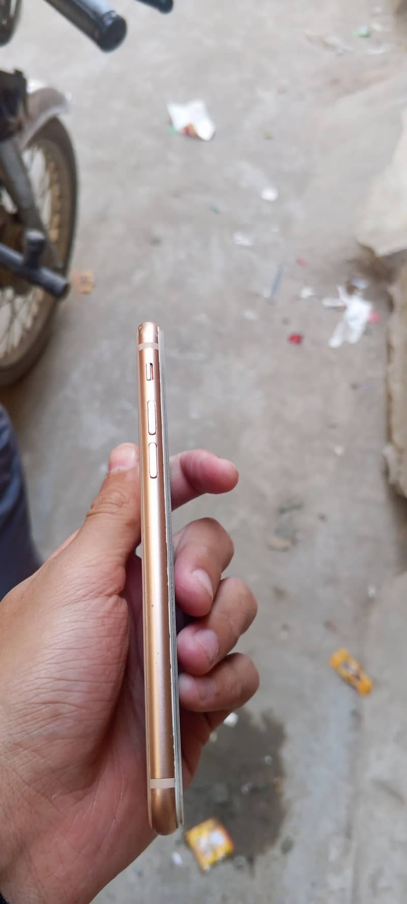 Apple iPhone 8 3
