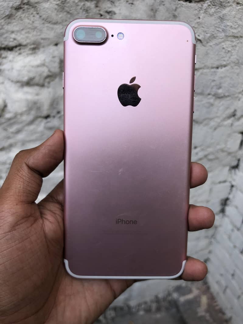 Apple iPhone 7 Plus 8
