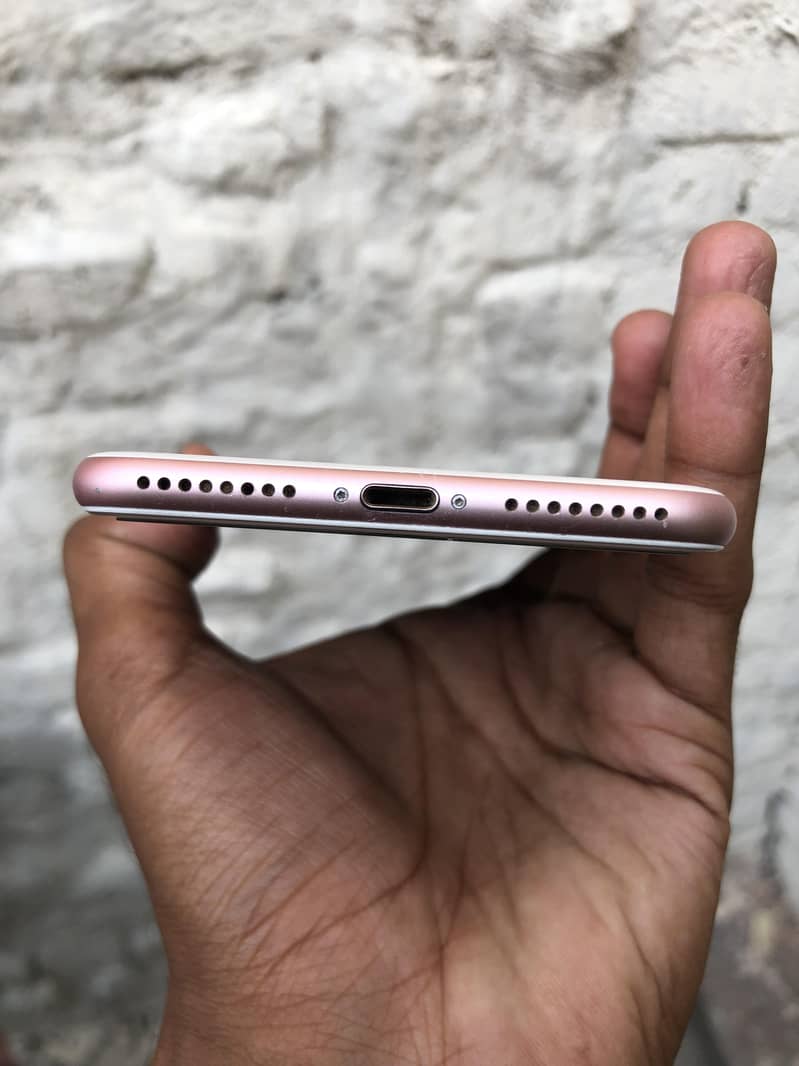 Apple iPhone 7 Plus 9