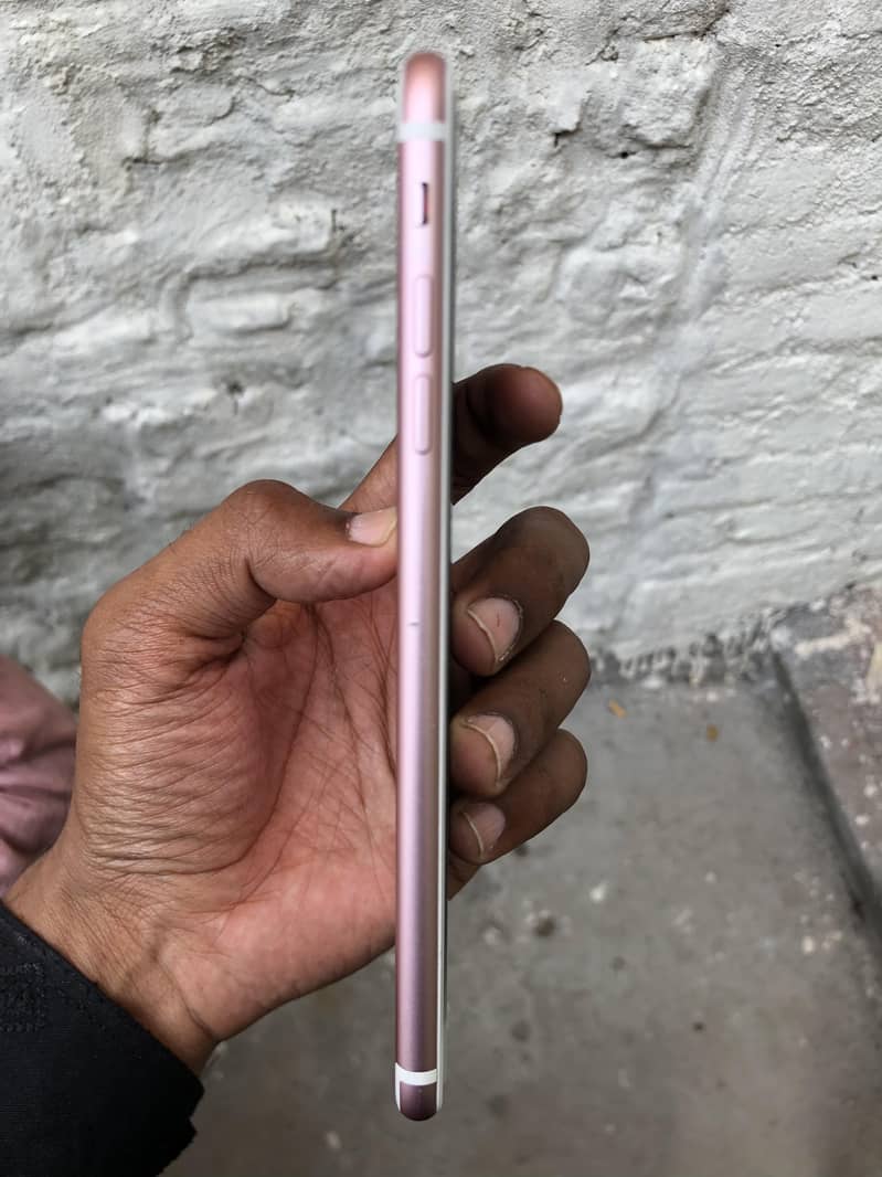 Apple iPhone 7 Plus 10
