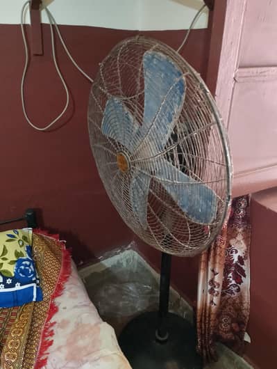pedestal fan