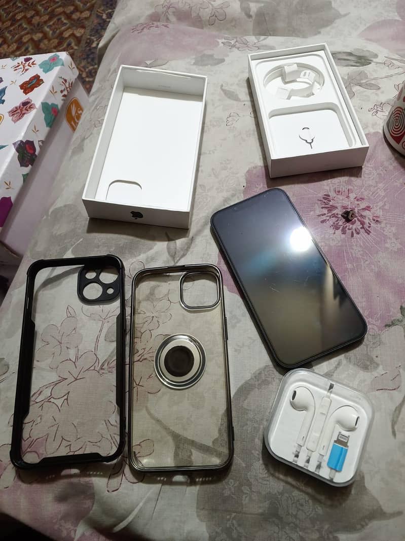 Apple iPhone 13 4