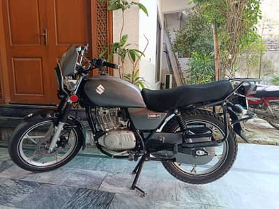 Suzuki GS 150 2022