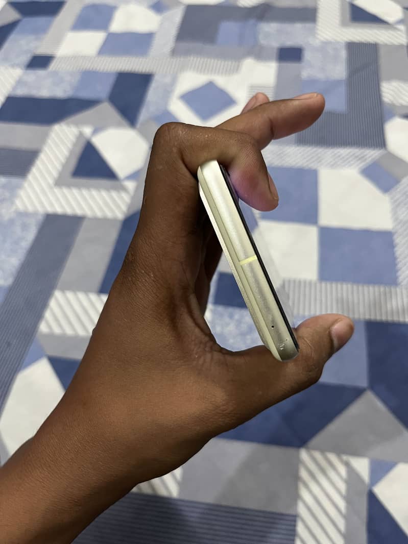 Google Pixel 7 5