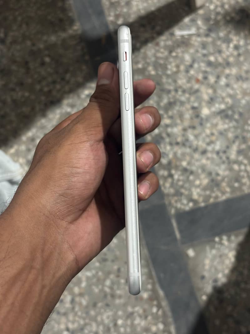 Apple iPhone 8 Plus 2