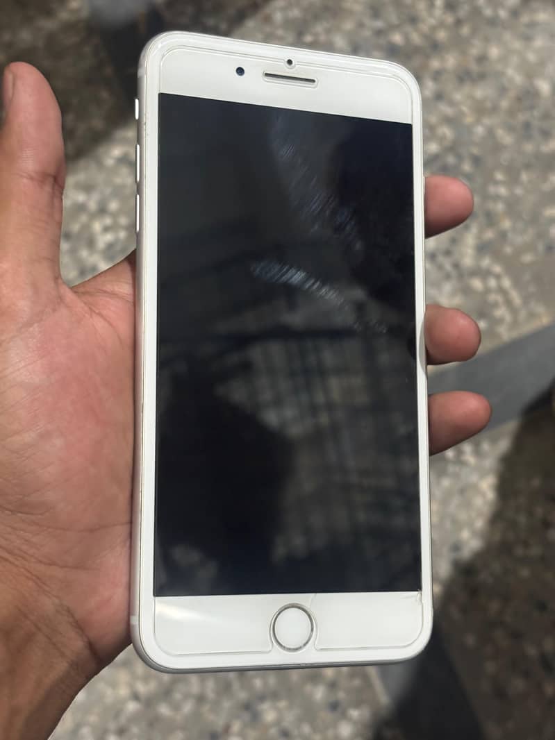 Apple iPhone 8 Plus 4