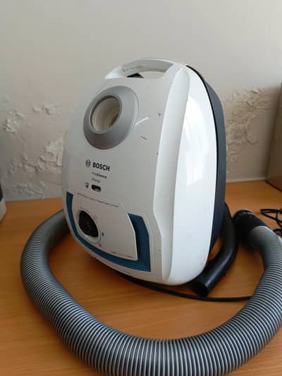 Bosch ProSilence Allergy Vacuum Cleaner - Made in Germany (700W)