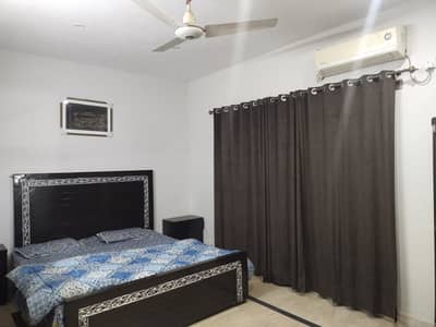 5 marla Full Furnished portion Bajlii panii gass Available near parck Face masjid neat and clean portion
