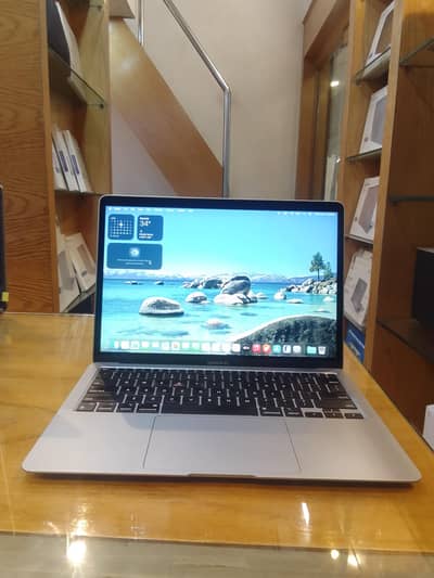 MacBook Air 2020 (13 inch) m1 chip 16/256