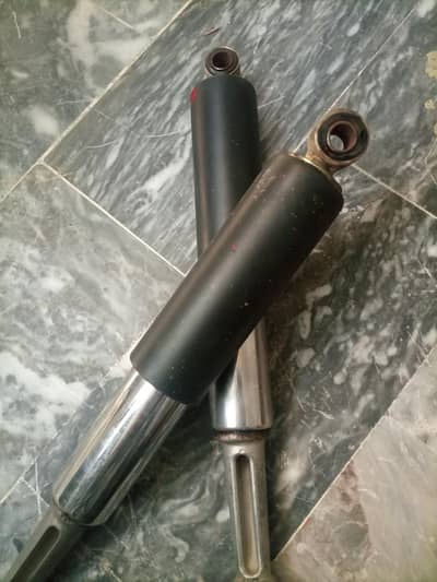 Honda CD 70 rear shocks . 03065376319