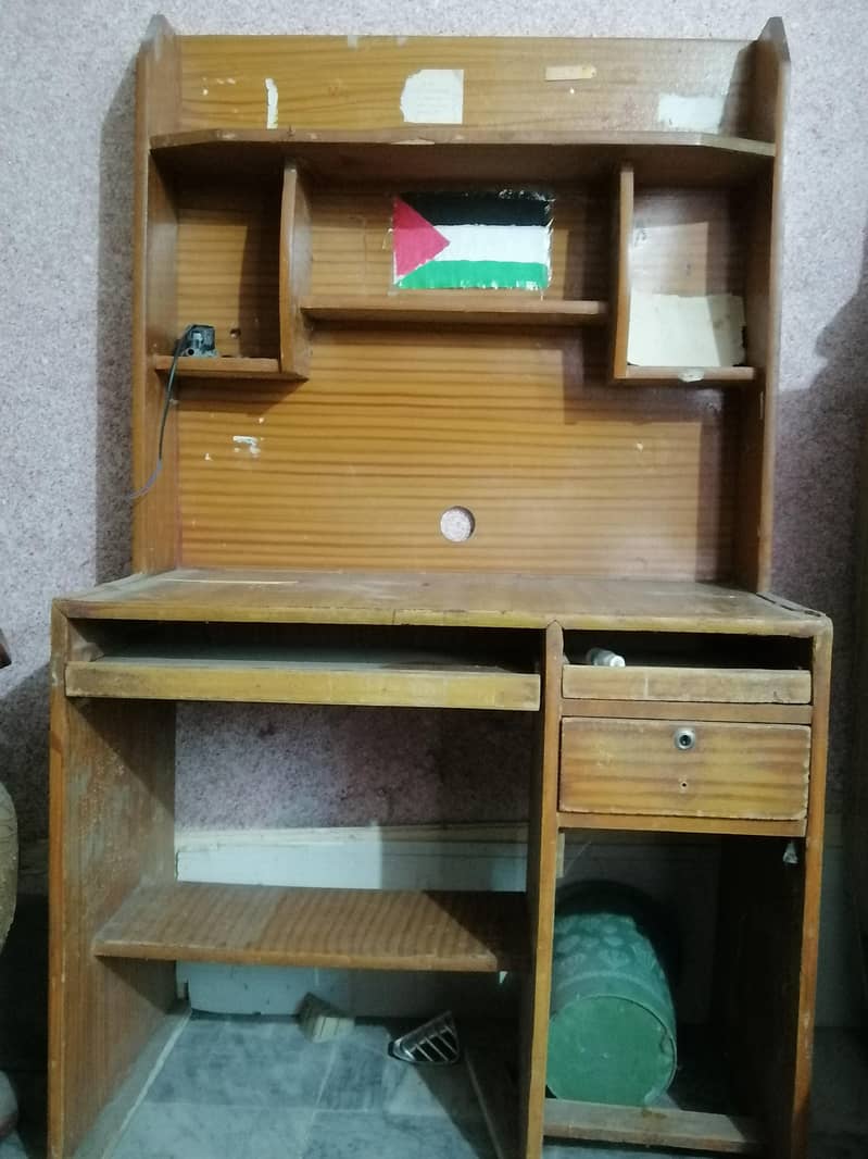 Computer table 1