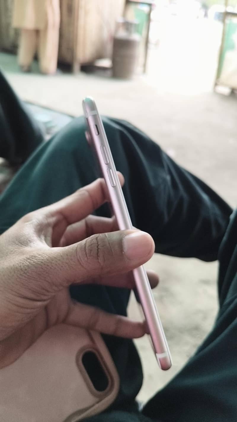Apple iPhone 7 Plus 3