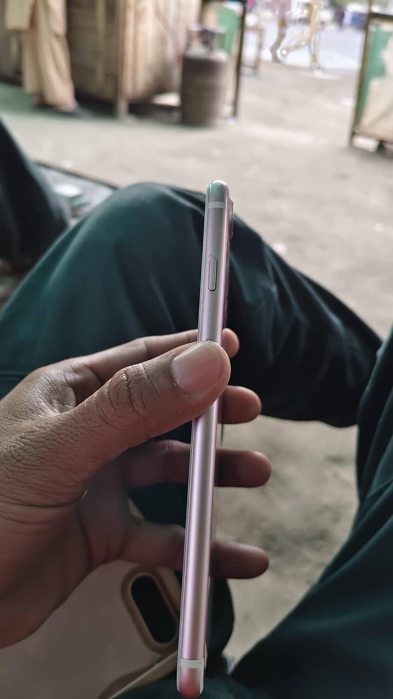 Apple iPhone 7 Plus 4