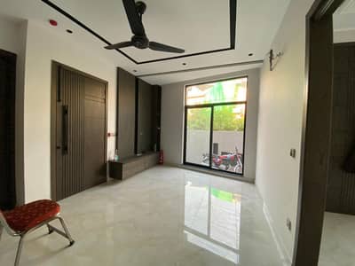 8 MARLA BRAND NEW LOWER PORTION FOR RENT IN DHA PHASE 3