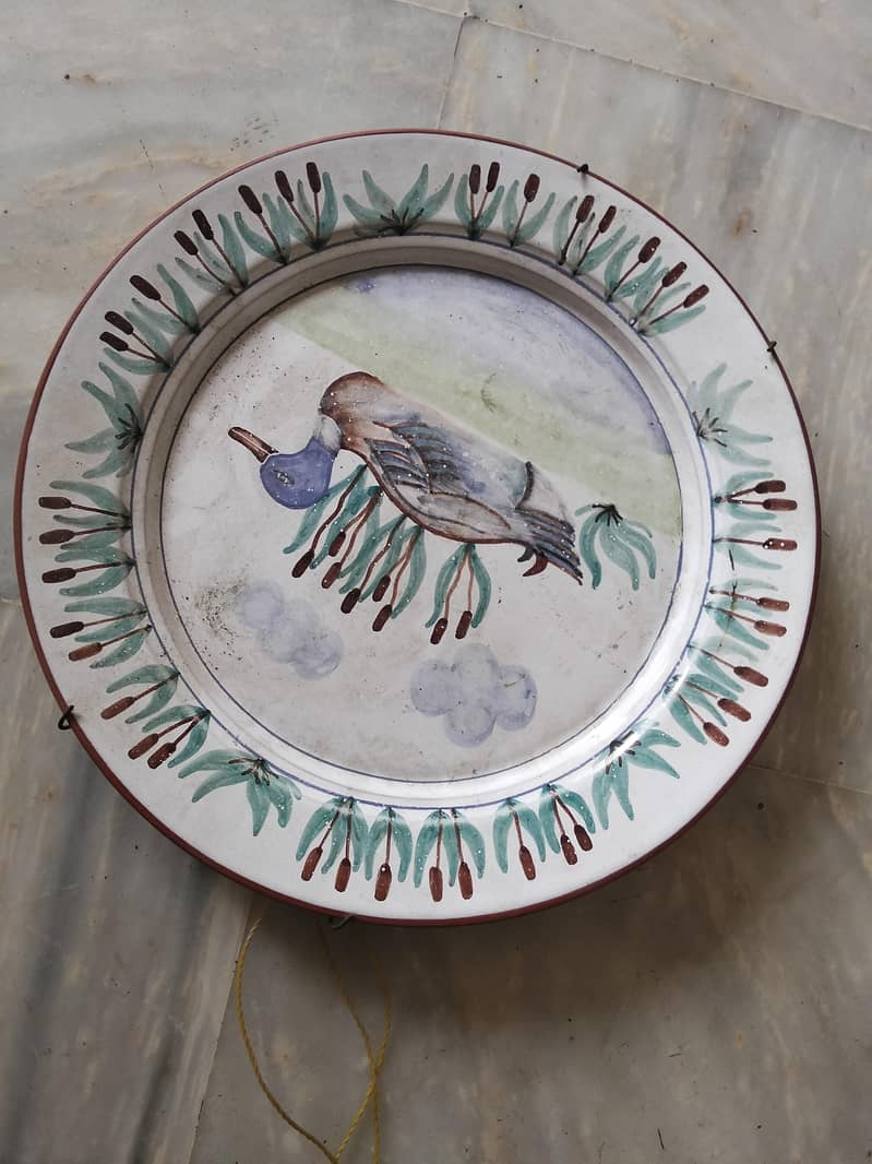 plates 4
