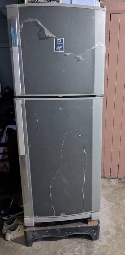 Dawlance Medium Fridge 14 Cubic Feet – 10/10 Scratchless Condition