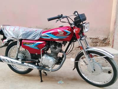 Honda125 Model 2023 Karachi number ha urgent sell no sms only phone
