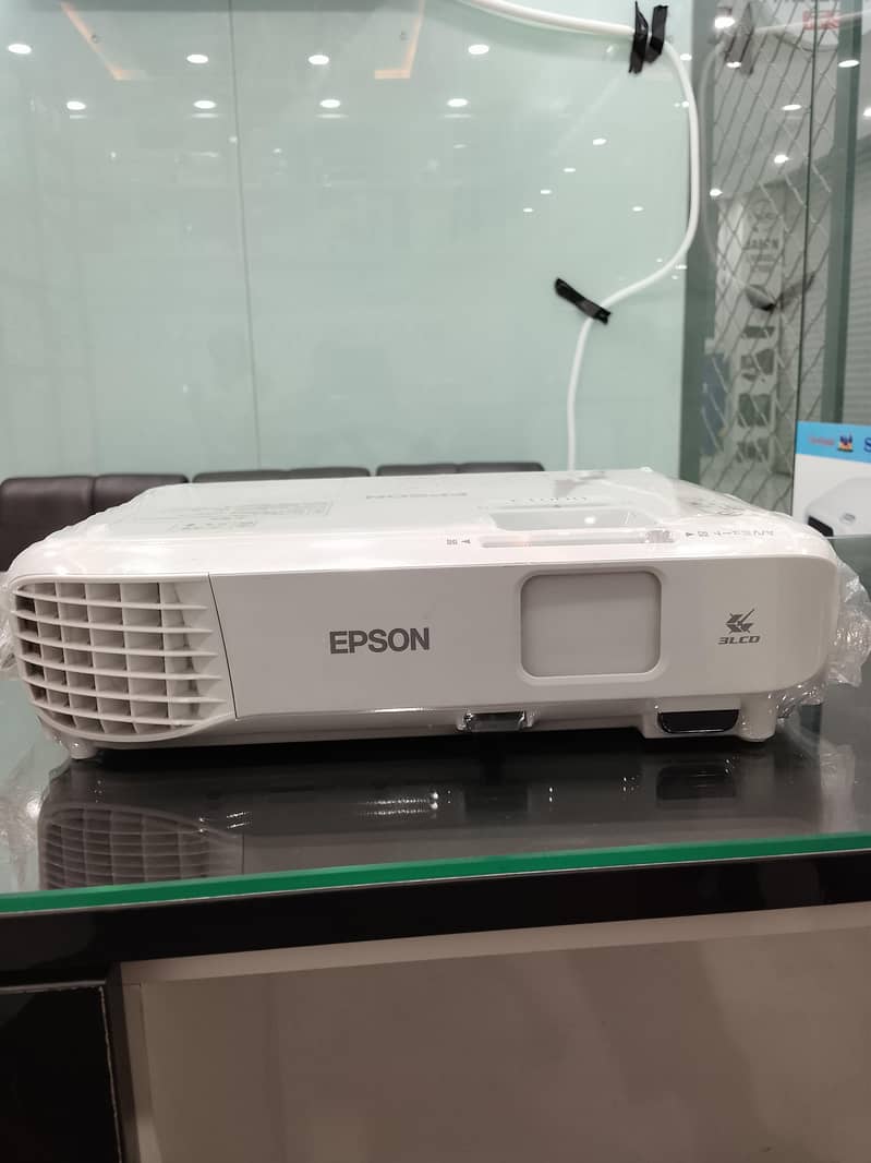 Multimedia Projectors 1